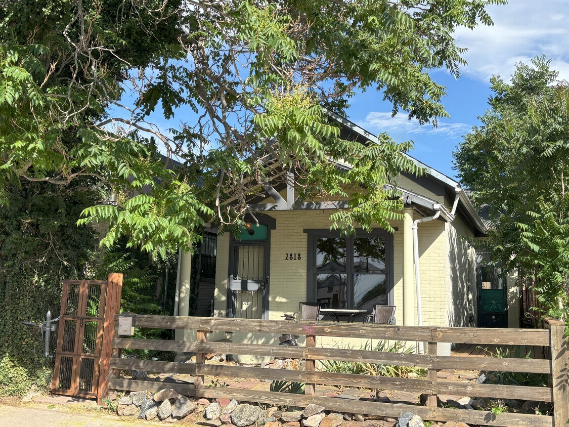 Foto principal - 2818 Welton St