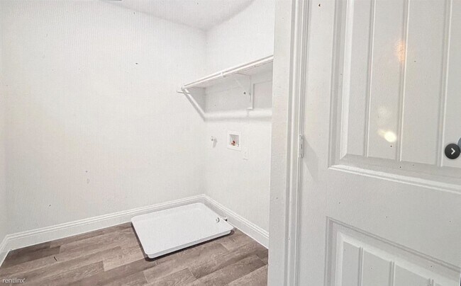 Foto del edificio - 3 br, 2.5 bath Townhome - 5540 Kilmer Drive