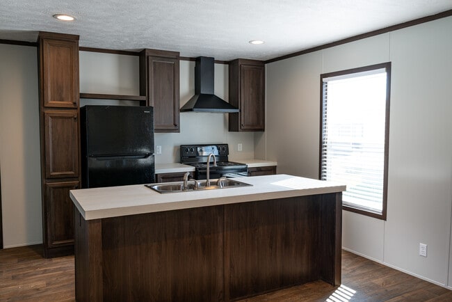 Building Photo - 111 Palomino Dr