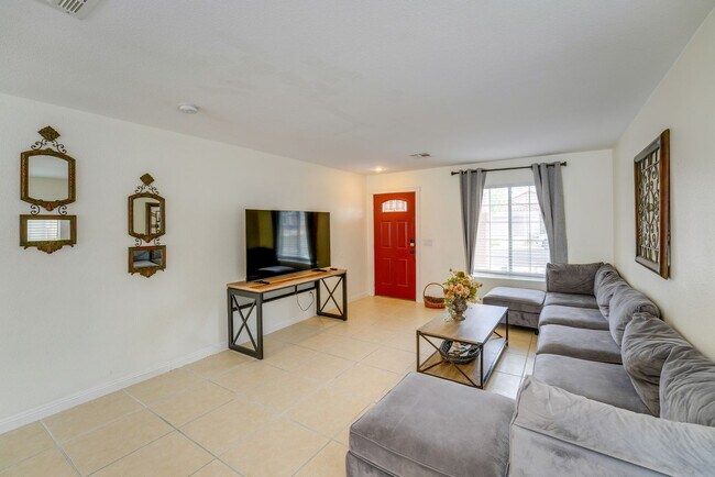 Foto del edificio - 8524 Gracious Pine Ave