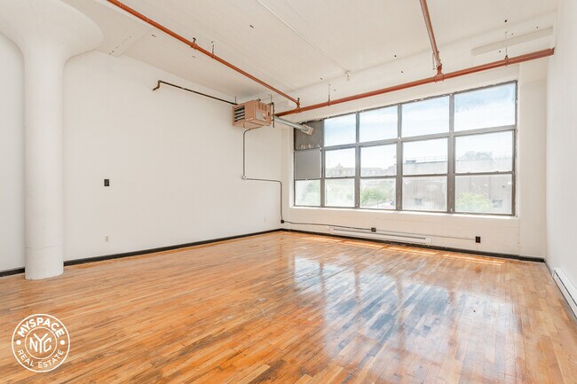 Foto del edificio - 210 Cook St