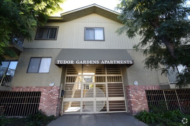 Building Photo - 15128-44 Burbank Boulevard