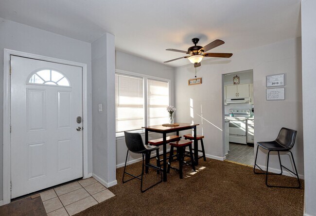 Building Photo - Drop a pin! Check out this new rental!