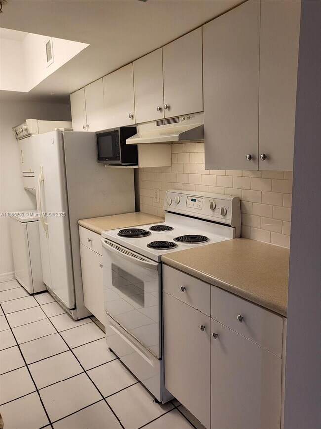 Foto del edificio - 5077 NW 7th St