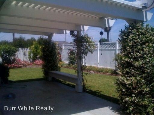 Building Photo - 3 br, 2 bath House - 15019 WEEKS DR.