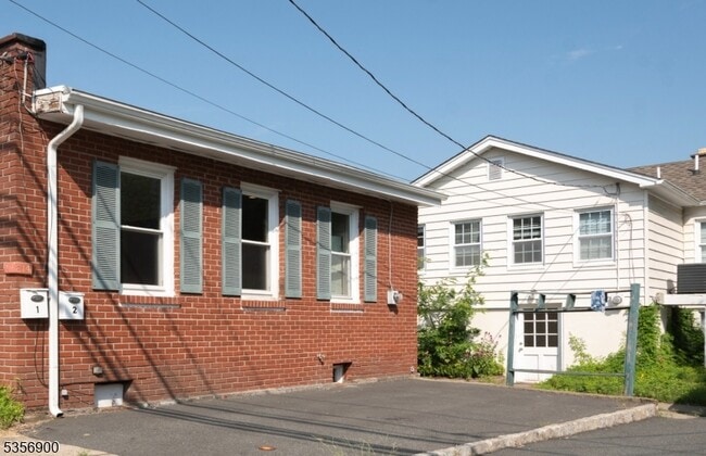 Foto del edificio - 214 Woodcliff Ave