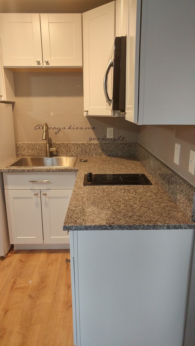Foto del edificio - 6727 Chapman Ln
