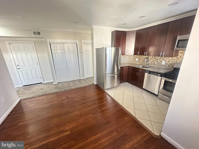 Foto del edificio - 2712 6th St NE