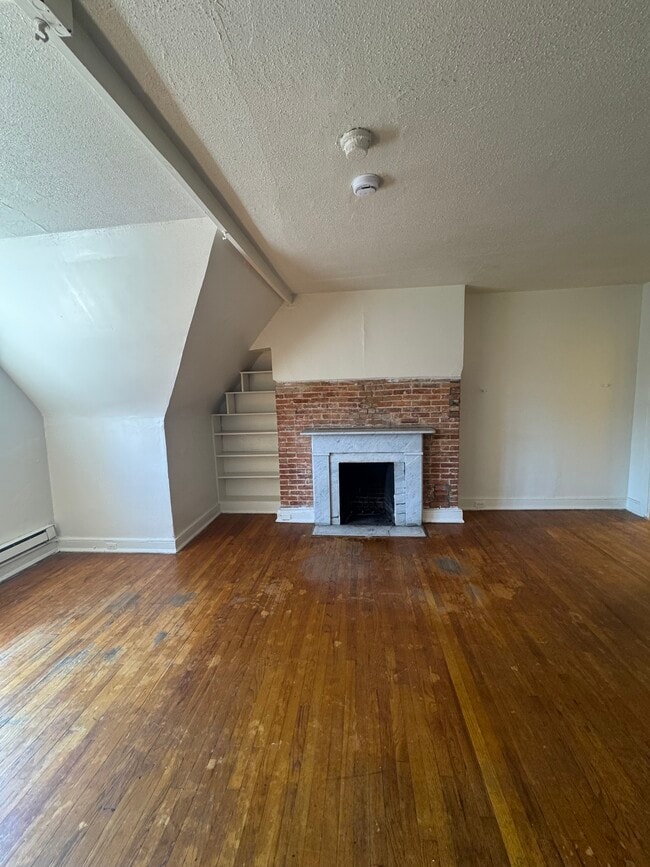 Building Photo - 1018 N Calvert St