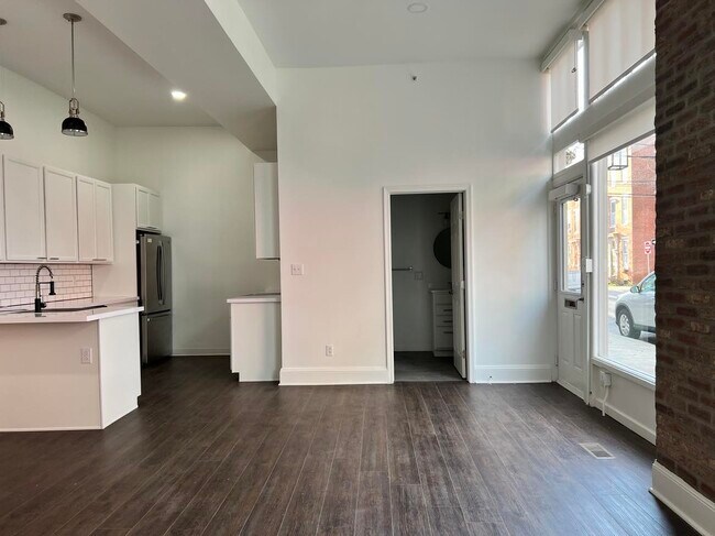 Building Photo - 273 Cumberland St