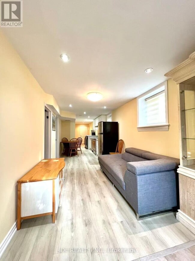 Building Photo - 23 Toporowski Ave