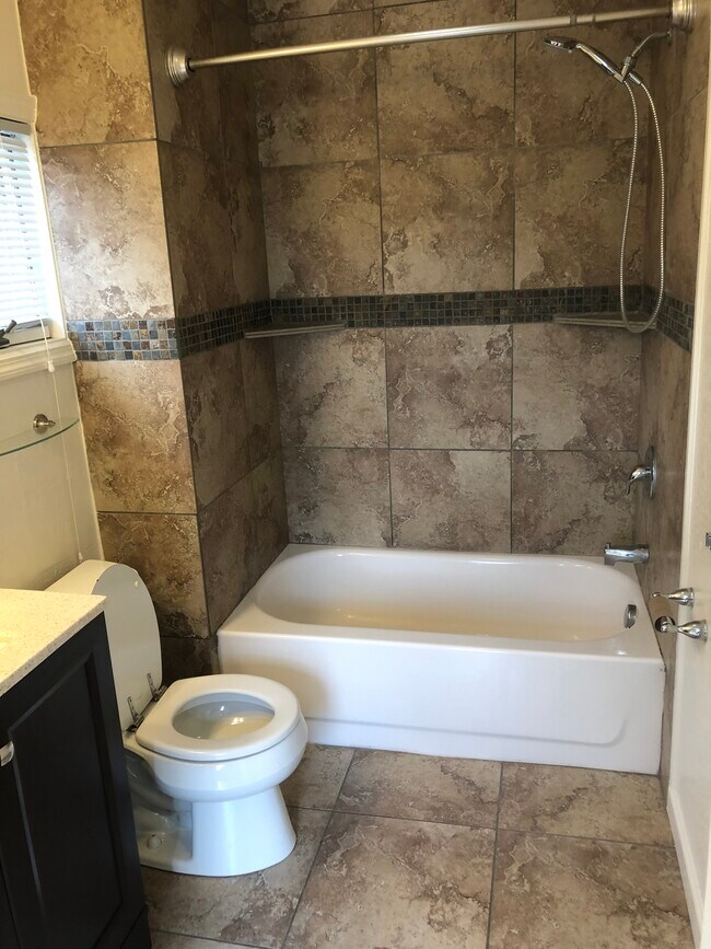 Foto del edificio - 203 Montana Ave