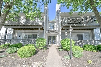 Building Photo - 3021 Stratford Ct
