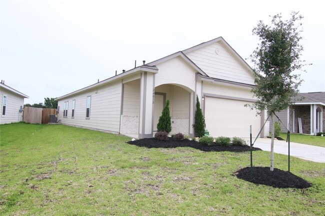 Building Photo - 24010 Farmstead Dr