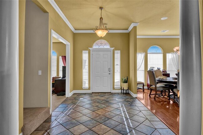 Foto del edificio - 17105 Gladstone Ln