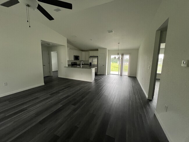 Foto del edificio - 9 Maple Ln