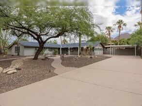 Building Photo - 5301 N 43rd Pl