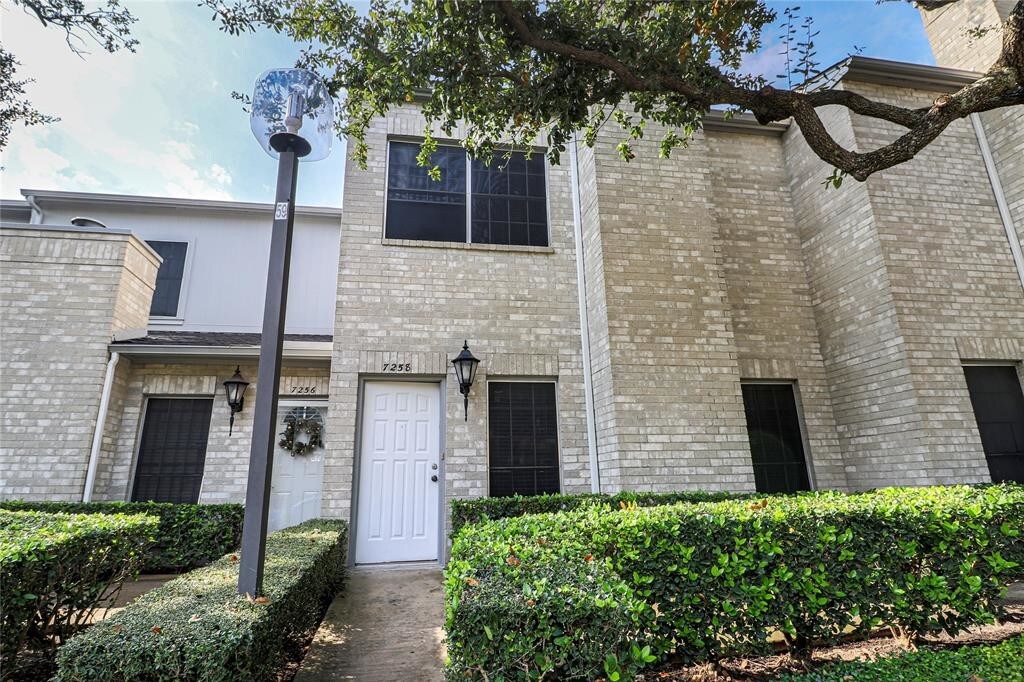 Foto principal - 7258 Regency Square Blvd