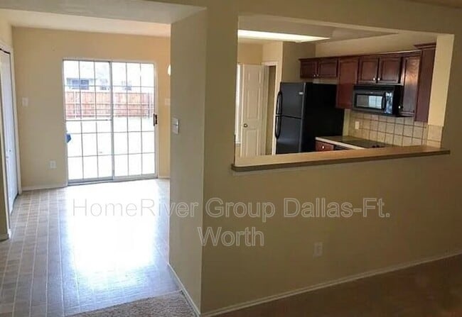 Building Photo - 7113 Planters Row Dr