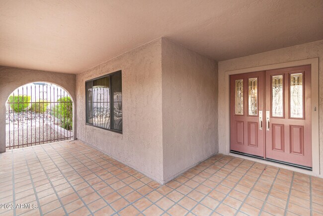 Foto del edificio - 2255 E Myrtle Ave