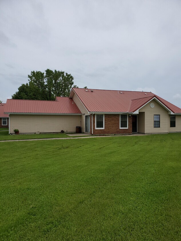 Primary Photo - 112 SE 1161