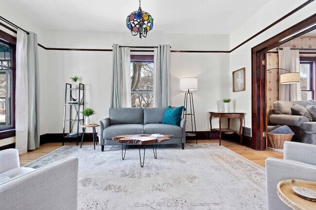 Foto del edificio - 100 W 1st St