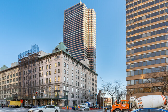 Building Photo - Horizon Condominium