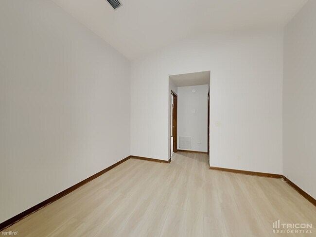 Building Photo - 937 Chalmet Ln