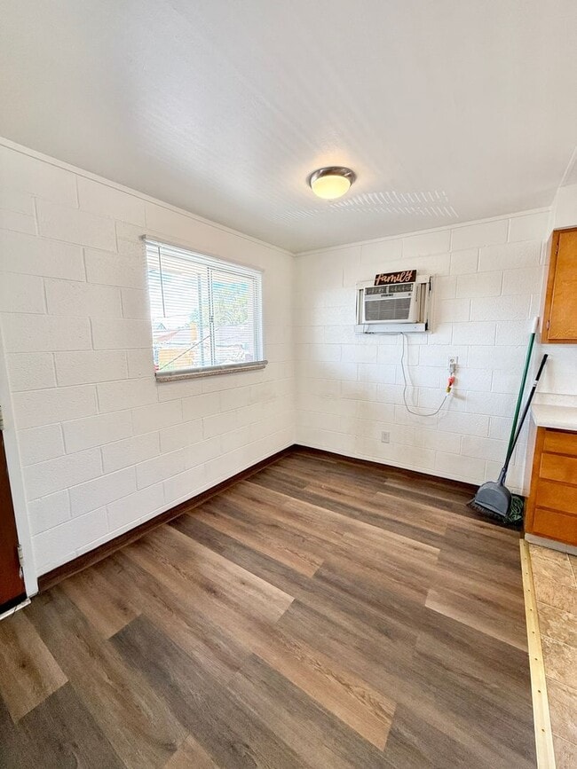 Building Photo - 212 W Abriendo Ave