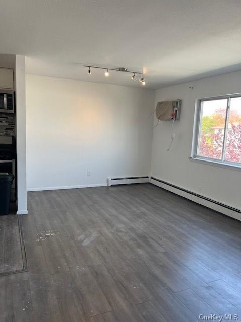 Building Photo - 113 White Plains Rd