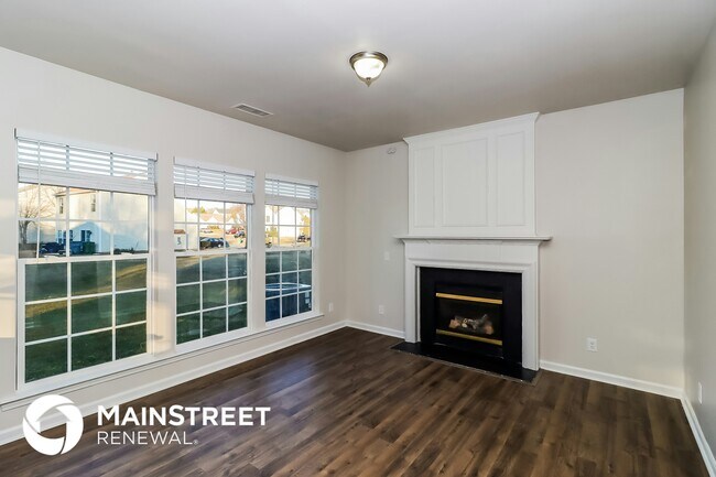 Foto del edificio - 2413 Sawyer Dr