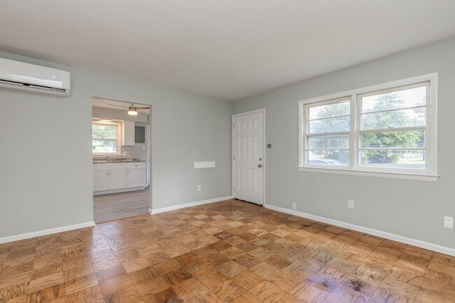 Foto del edificio - 9333 Chelsea Ave