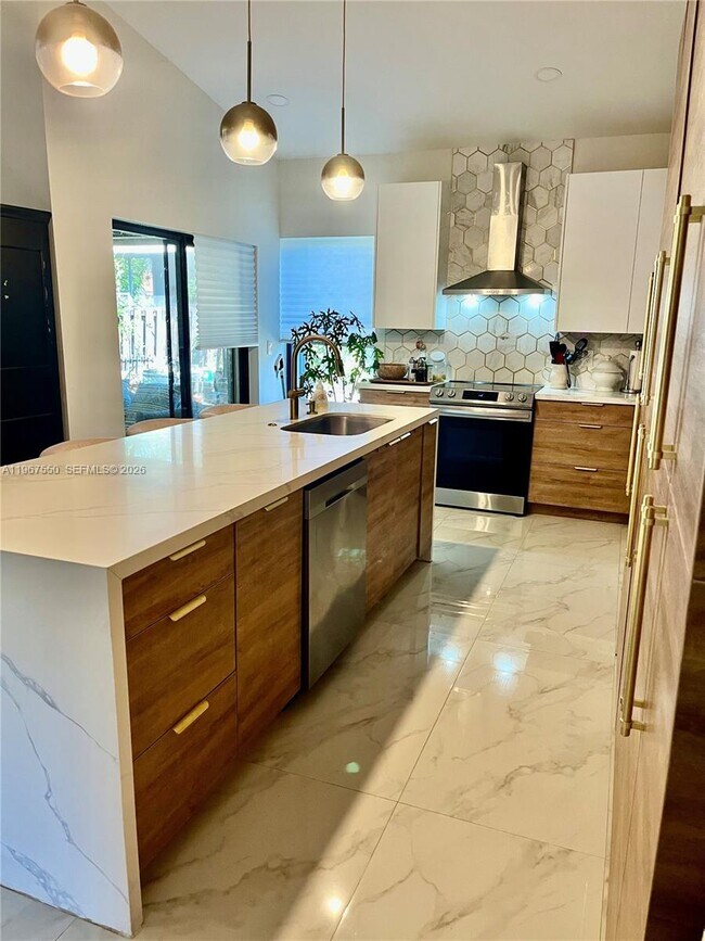 Foto del edificio - 6201 Portsmouth Ln