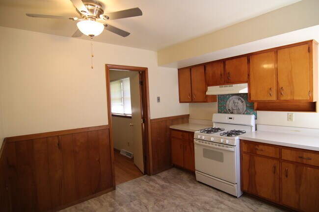 Building Photo - 2307 Skokie Dr