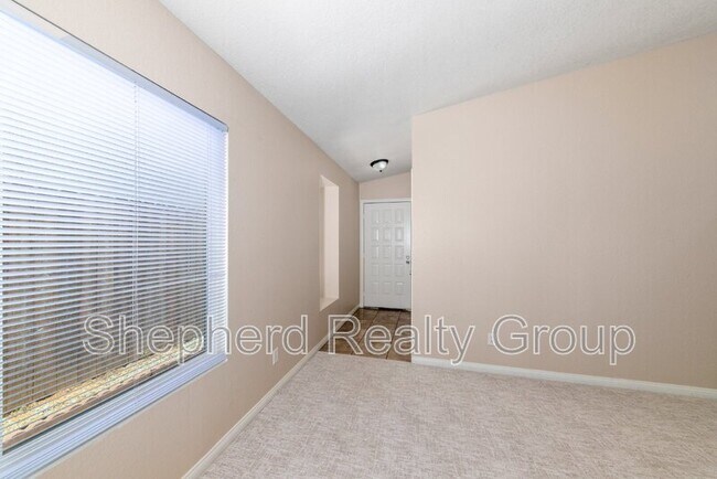 Building Photo - 23643 Birdsong Ct
