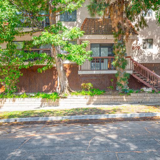 Primary Photo - 619 E Elmwood Ave