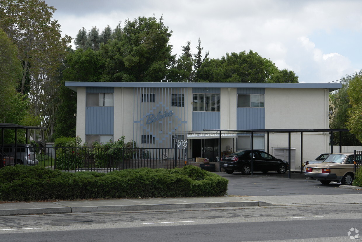 Primary Photo - 917 S Livermore Ave