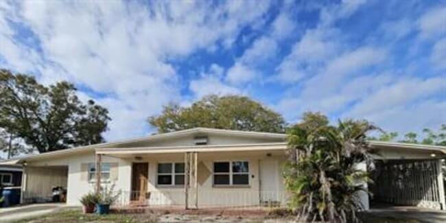 Building Photo - 310 S Corona Ave