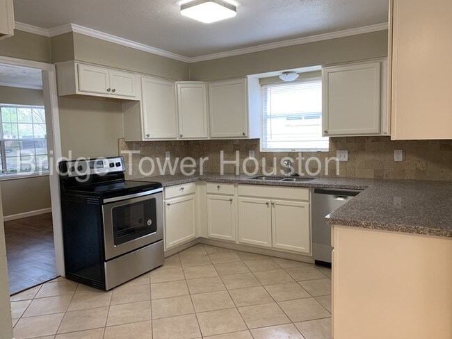 Foto del edificio - 15611 Sandy Hilll, Houston