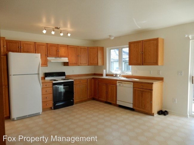 Building Photo - 3 br, 2 bath House - 1045 Pratt St