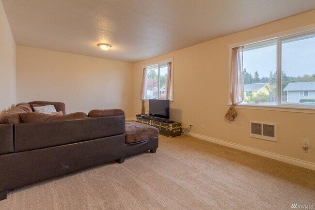 Foto del edificio - Steilacoom rambler home for rent, great lo...