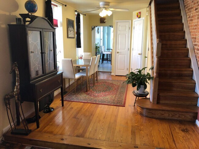 Foto del edificio - Charming 2Bed/3Bath in Riverside MD