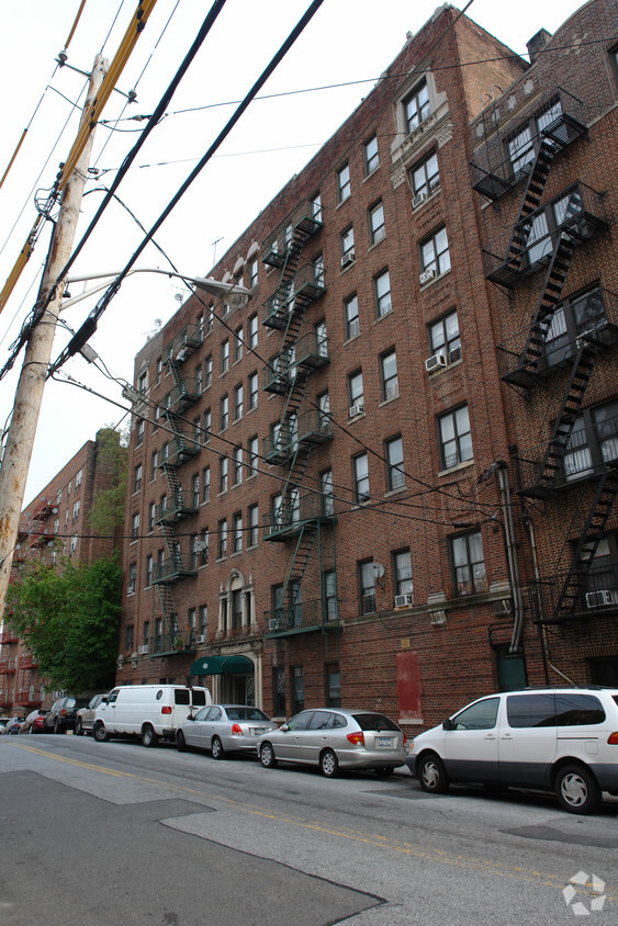 632 Van Cortlandt Pk Ave - Park Plaza