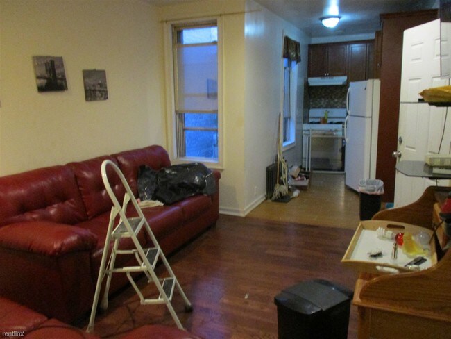 Foto del edificio - 6616 Myrtle Ave