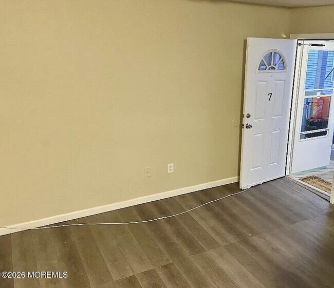 Building Photo - 39 Sampson Ave