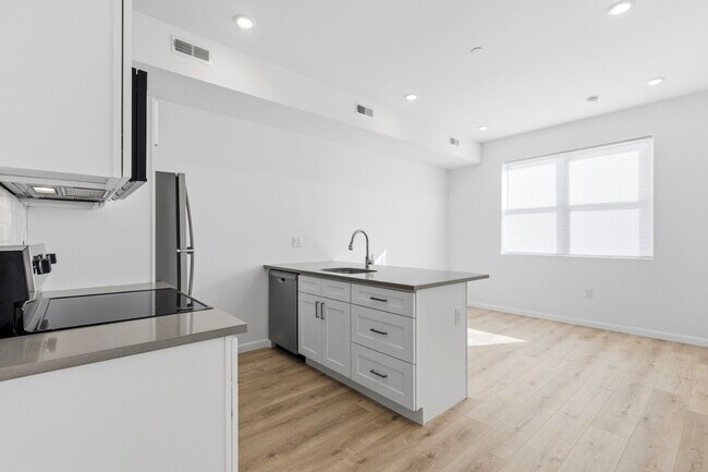 Foto del edificio - 7248 Rising Sun Ave