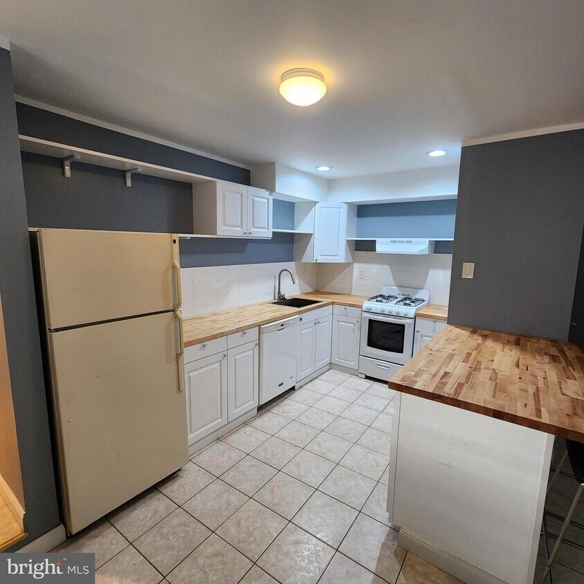 Foto principal - 1539 E Moyamensing Ave