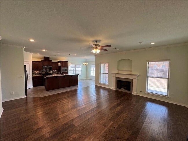 Building Photo - 4849 W Oldham Dr