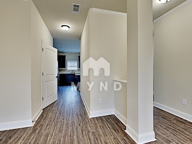Building Photo - 1224 Hartwell Rd