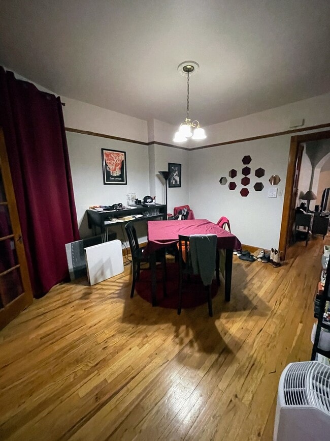 Foto del edificio - 827 W Aldine Ave